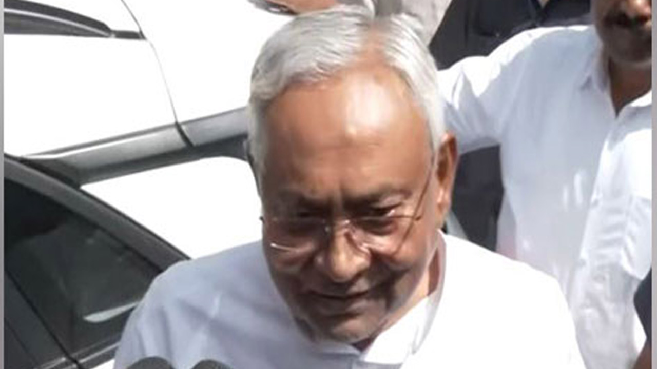 మహిళా రిజర్వేషన్‌ బిల్లును అమలు చేసే ఉద్దేశం కేంద్రానికి లేదు: నితీశ్‌ కుమార్‌.
