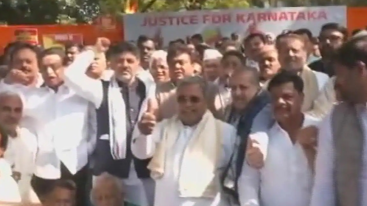 బీజేపీ వర్సెస్ కాంగ్రెస్: ఢిల్లీలో కాంగ్రెస్, బీజేపీ నిరసనలు.. ఎందుకంటే